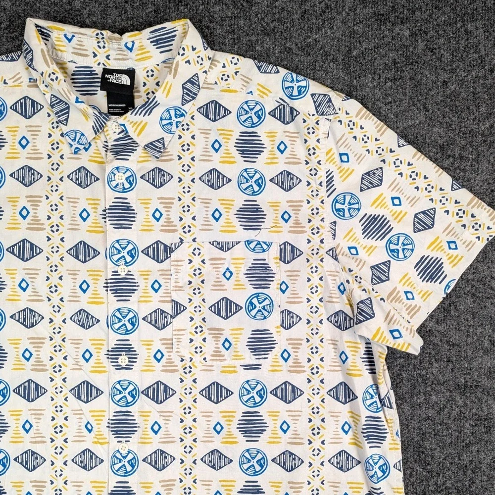 The North Face Mens XXL Short Sleeve Button Up Shirt Geometric Tribal White Blue